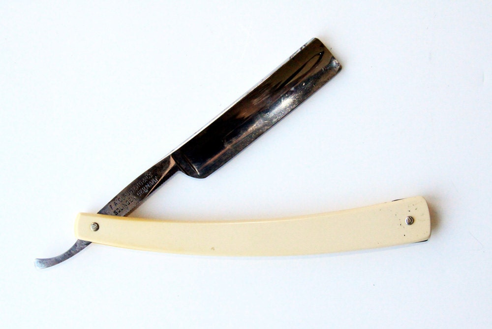 Squeaky Clean Blue Steel Straight Razor