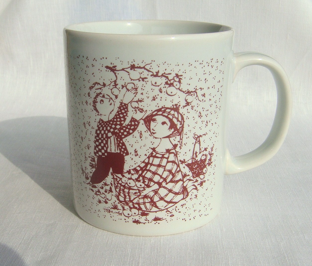 SALE - Bjørn Wiinblad mug - October Paradise