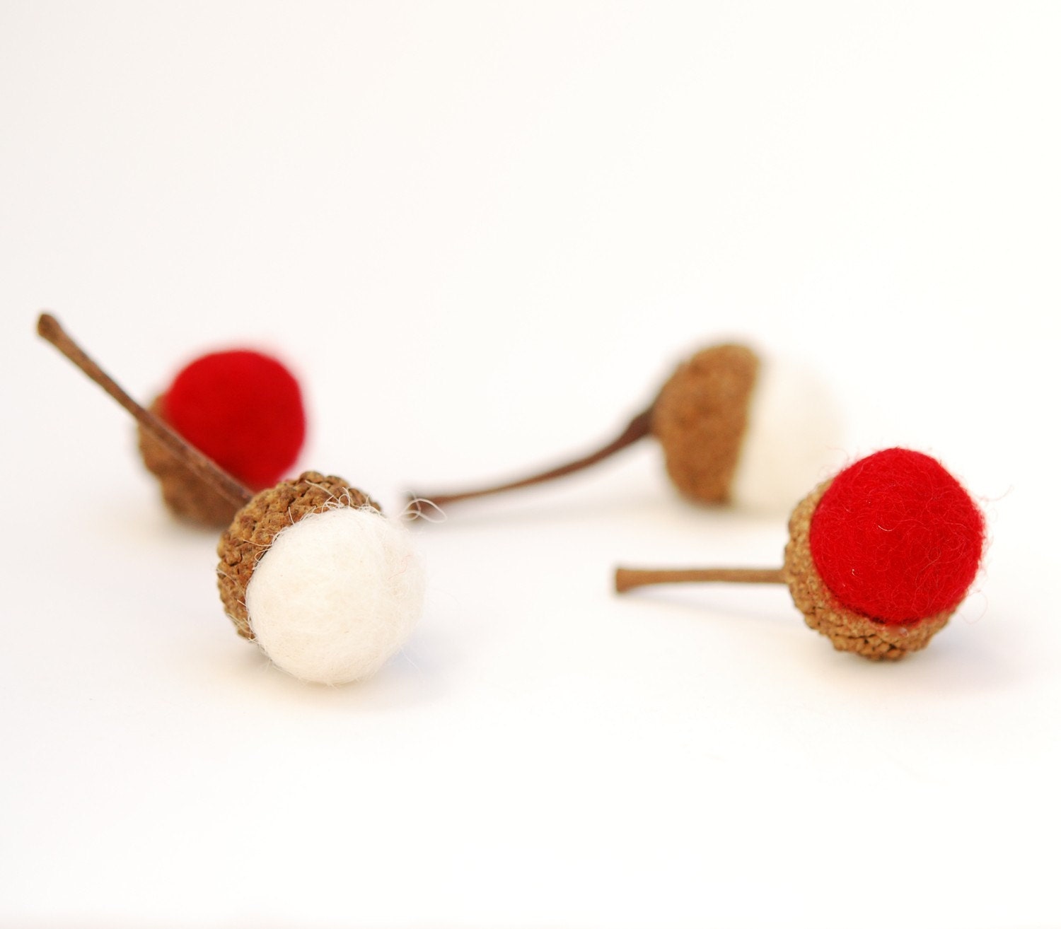 Felted Acorns red white christmas holiday decor wrapping - feltjar