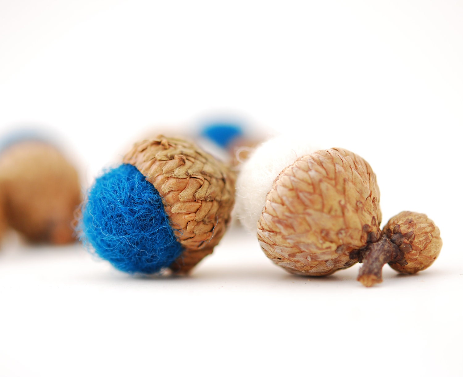 Felted Acorns, blue white holiday festive decor ecofriendly