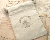 5 Favor Bags - Honey Bee - Hand stamped - Cotton Muslin