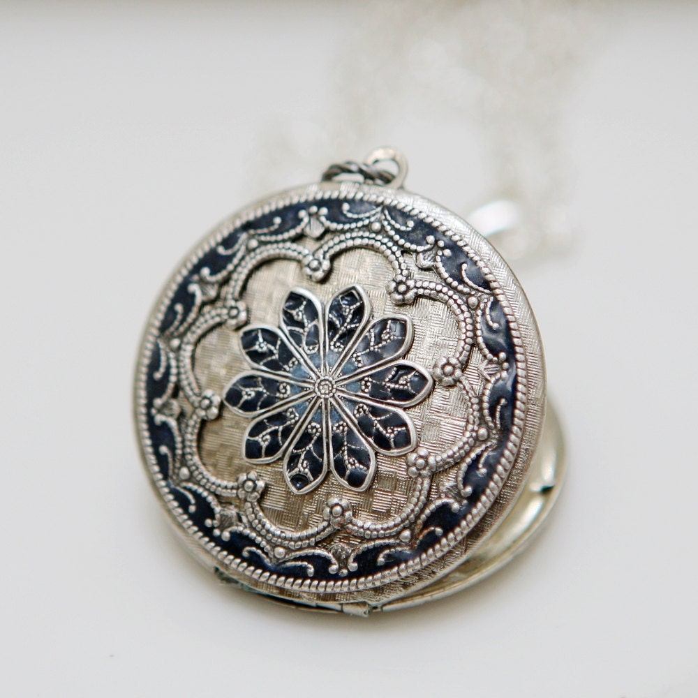 Locket, Silver Locket,Blue Locket,filigree locket necklace,photo locket , vintage locket,Wedding Necklace,bridesmaid necklace