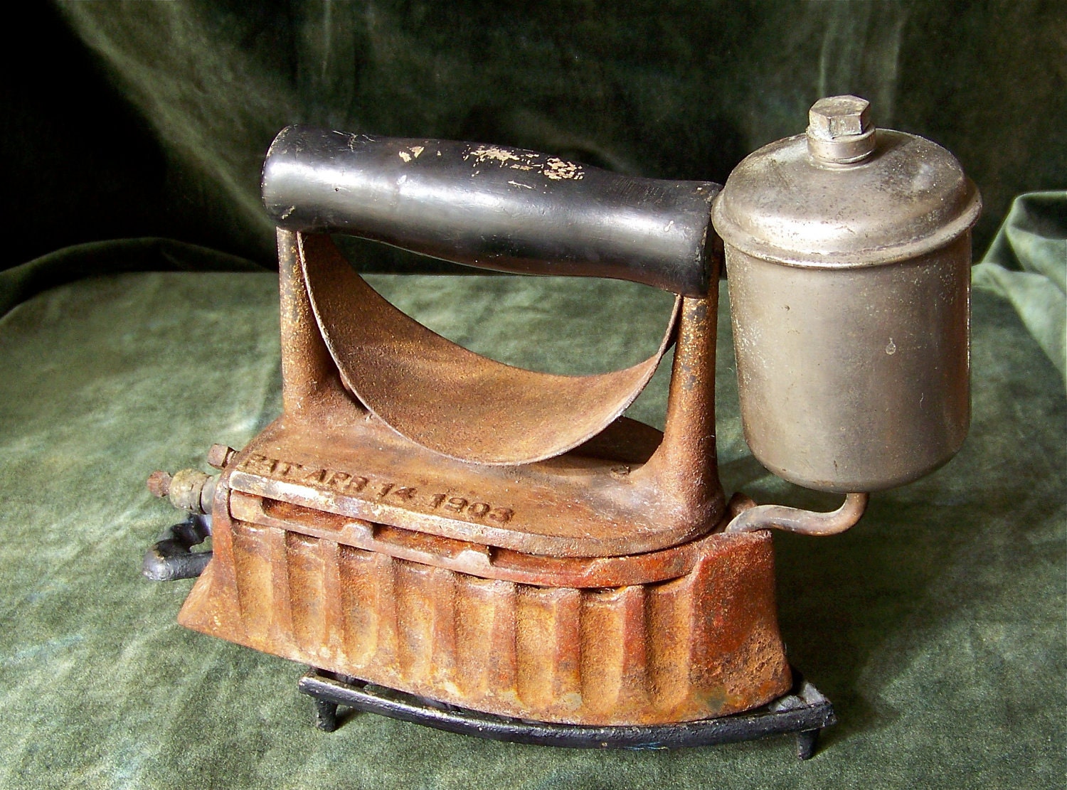 Antique Gas Iron The Monitor 1903