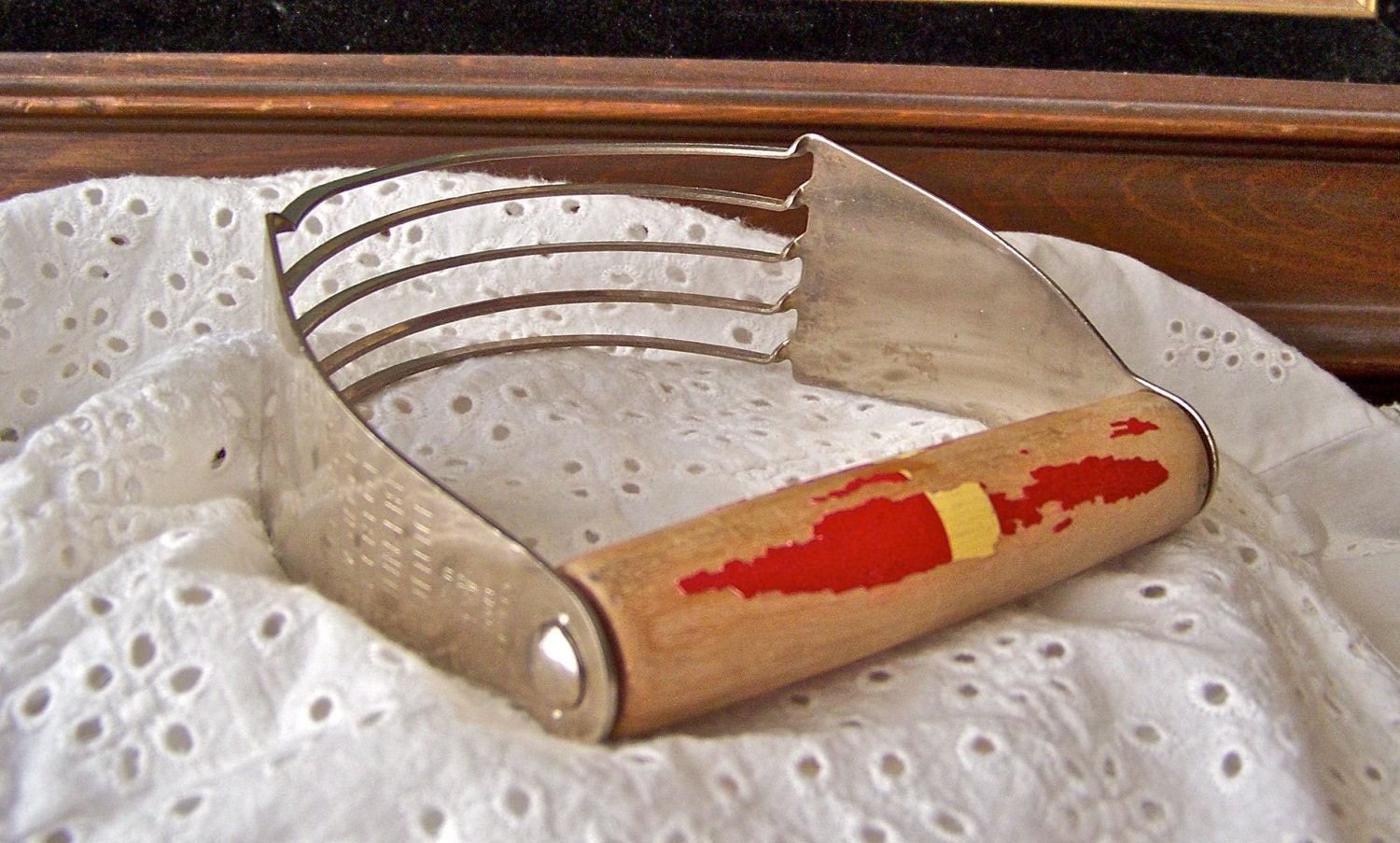 Vintage Pastry Cutter Red Wood Handle 1950s