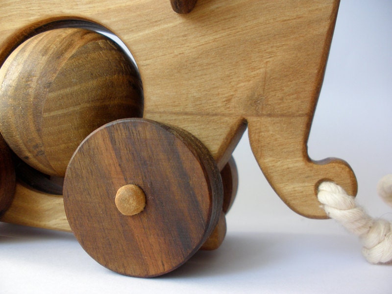 Wooden pull toy eco friendly - ELEPHANT ELLIE