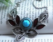 Pretty retro silver blue flower leaves necklace pendant vintage style