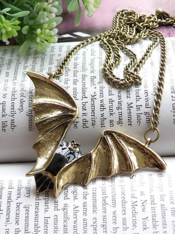 Pretty retro copper bat vampire with wings bead necklace pendant vintage style