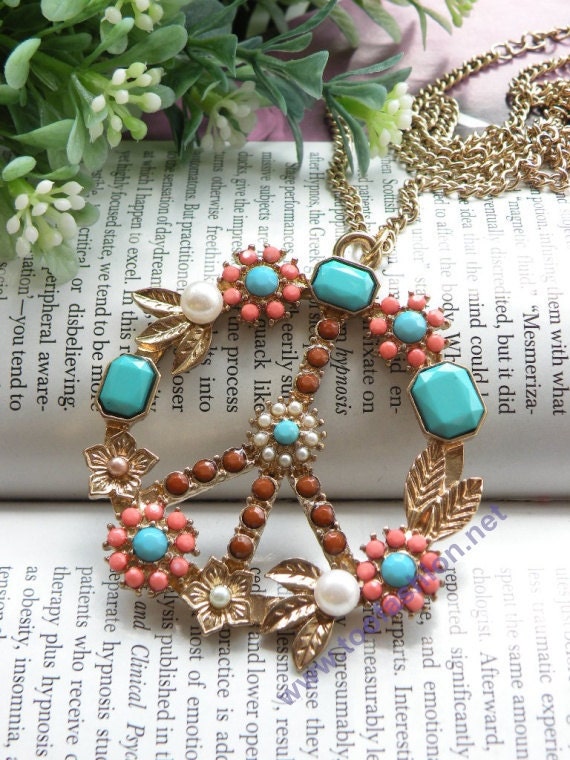 Pretty retro gold anti-war signs with carved flowers necklace pendant jewelry vintage style