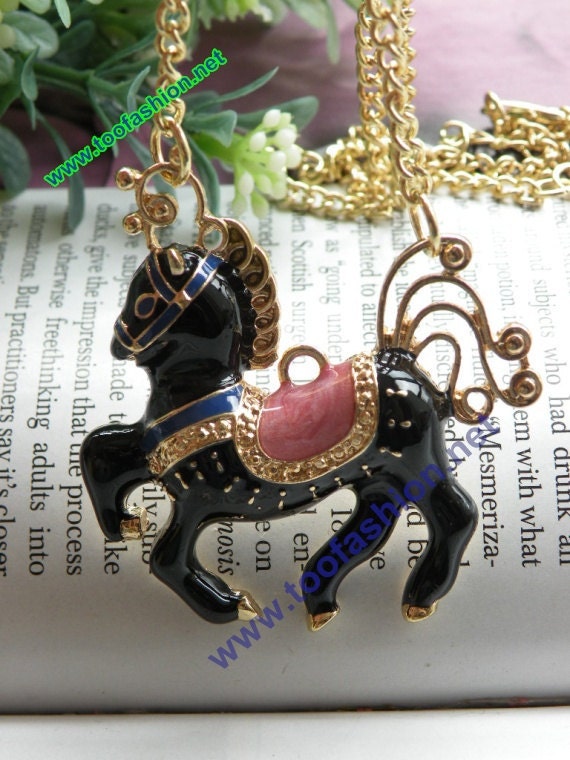 Pretty retro gold black circus horse pendant necklace vintage style