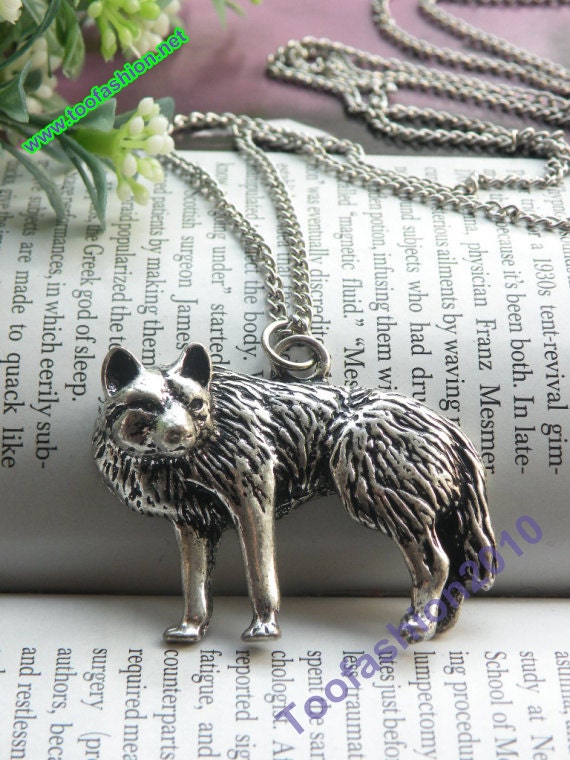 Pretty retro silver hungry wolf necklace pendant jewelry vintage style