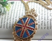 Pretty retro gold england flag photo locket with crown necklace pendant jewelry vintage style