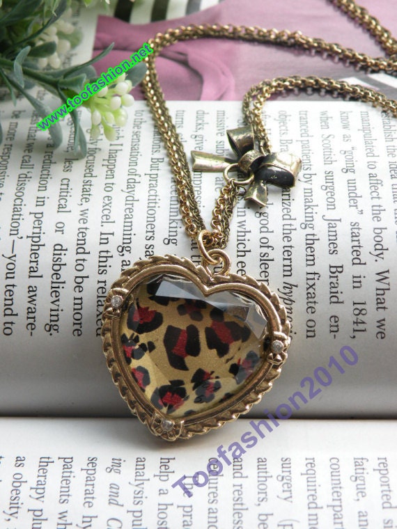 Pretty retro gold leopard glass heart with bow necklace pendant jewelry vintage style
