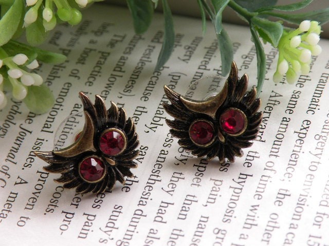 On sales now Pretty retro copper owl head with red crystals eyes stud earrings pendant vintage style E2