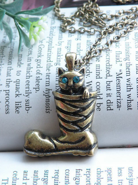 Pretty retro copper blue crystals eyes cat in bulk shoes Boots necklace pendant jewelry vintage style