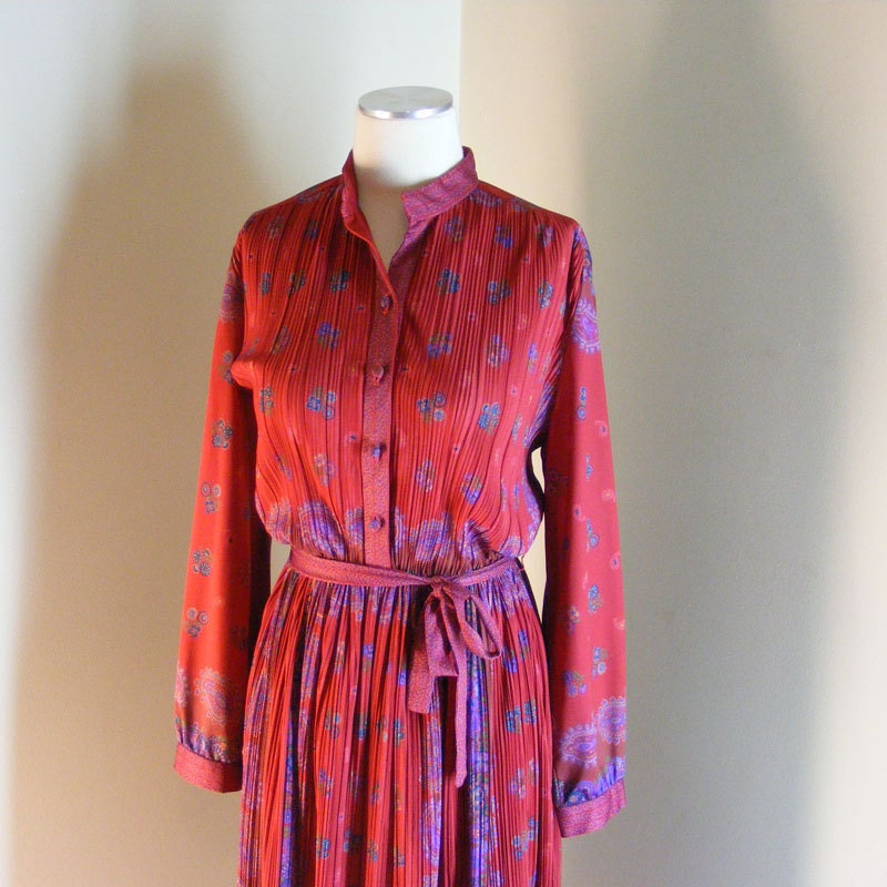 70s dress red paisley border print floral large