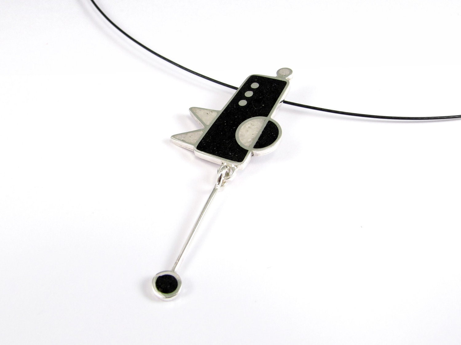 Pendulum Motion - Geometric  -  Sterling silver pendant - Black and White - Fun Movement