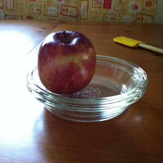Two Small 6inch Pyrex 206 Glass Pie Plates Pans by BrigidsFancy