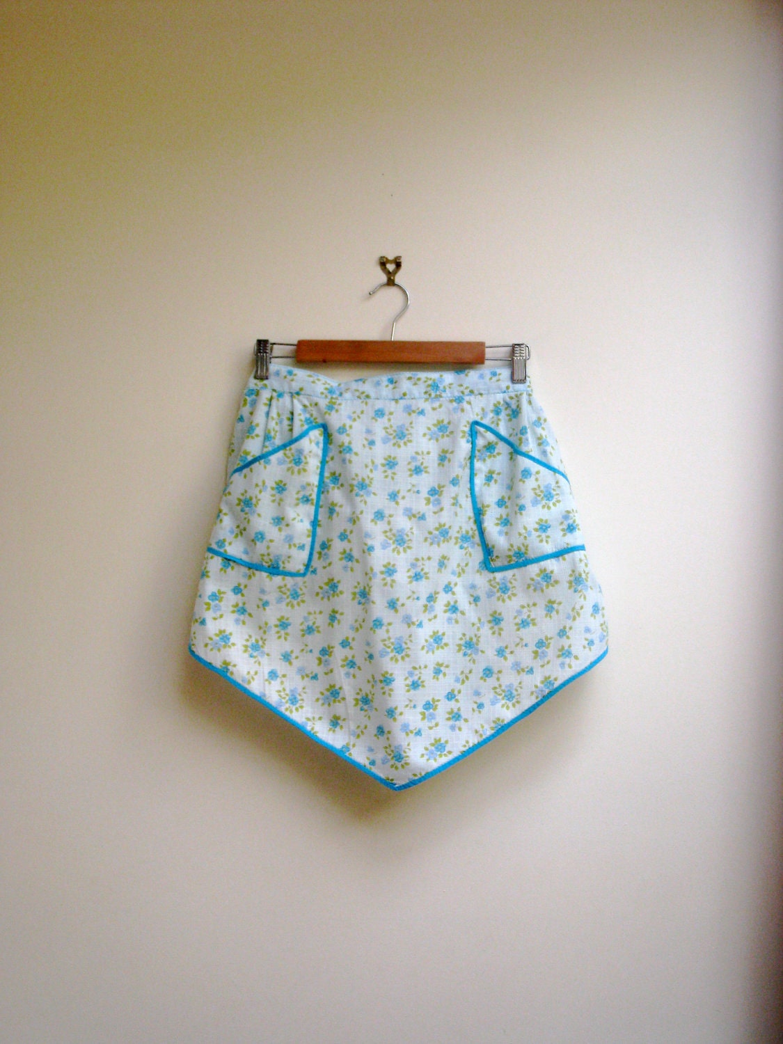 vintage floral apron, forget me not