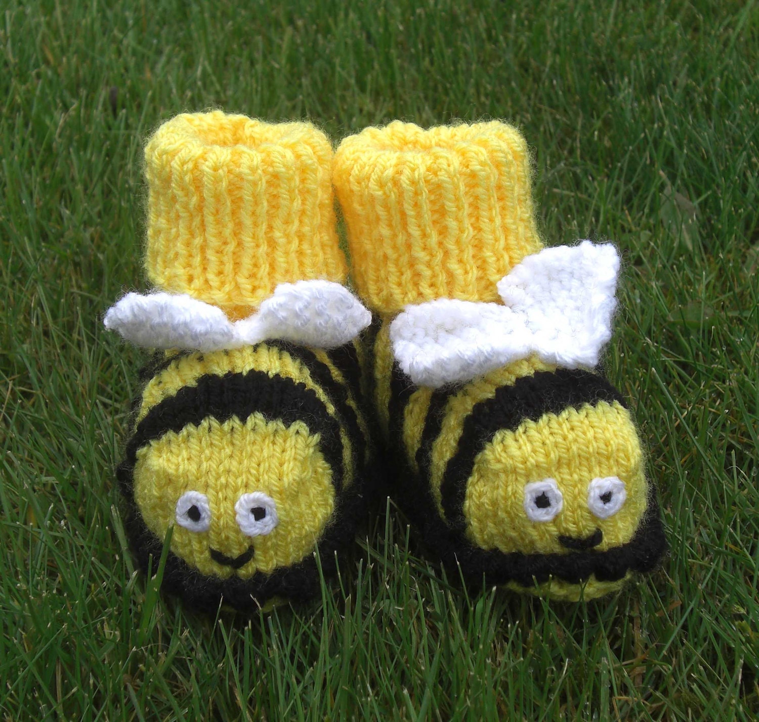 Bumble Bee Baby Bootees / shoes - 3 -6 months, hand knitted to order by scunjeebabe