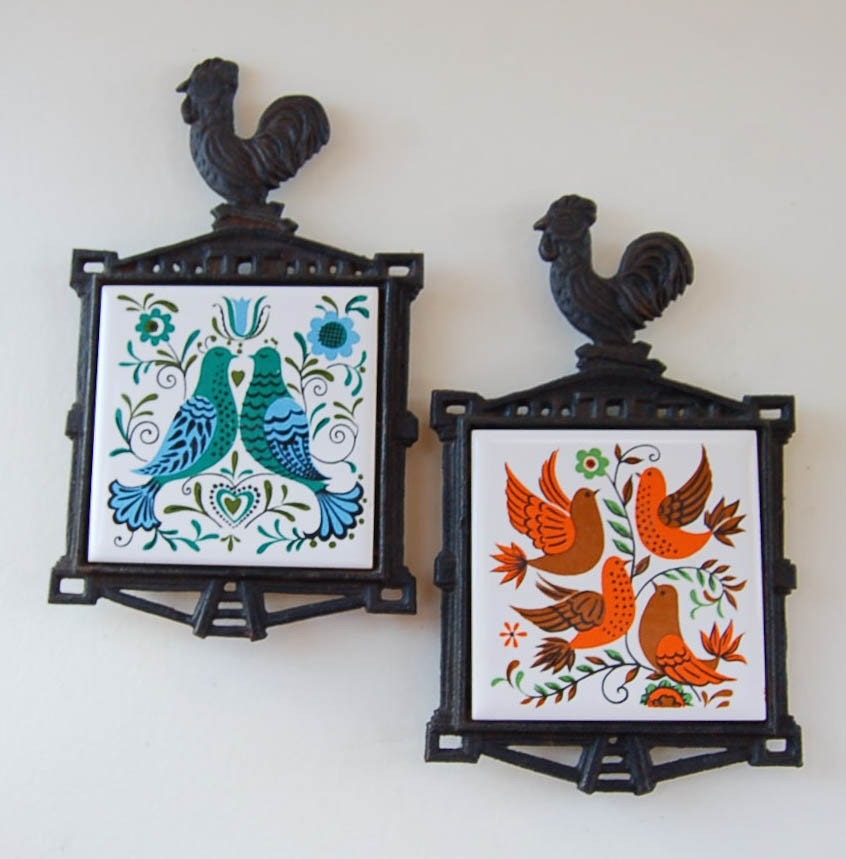 SALE Vintage Cast Iron Rooster Trivet Hot Plate Set by PeachParlor
