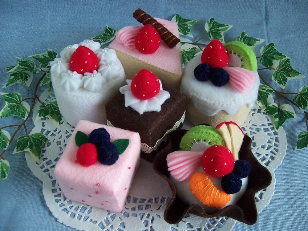 Set of Six Cakes  -no.11-  PDF pattern