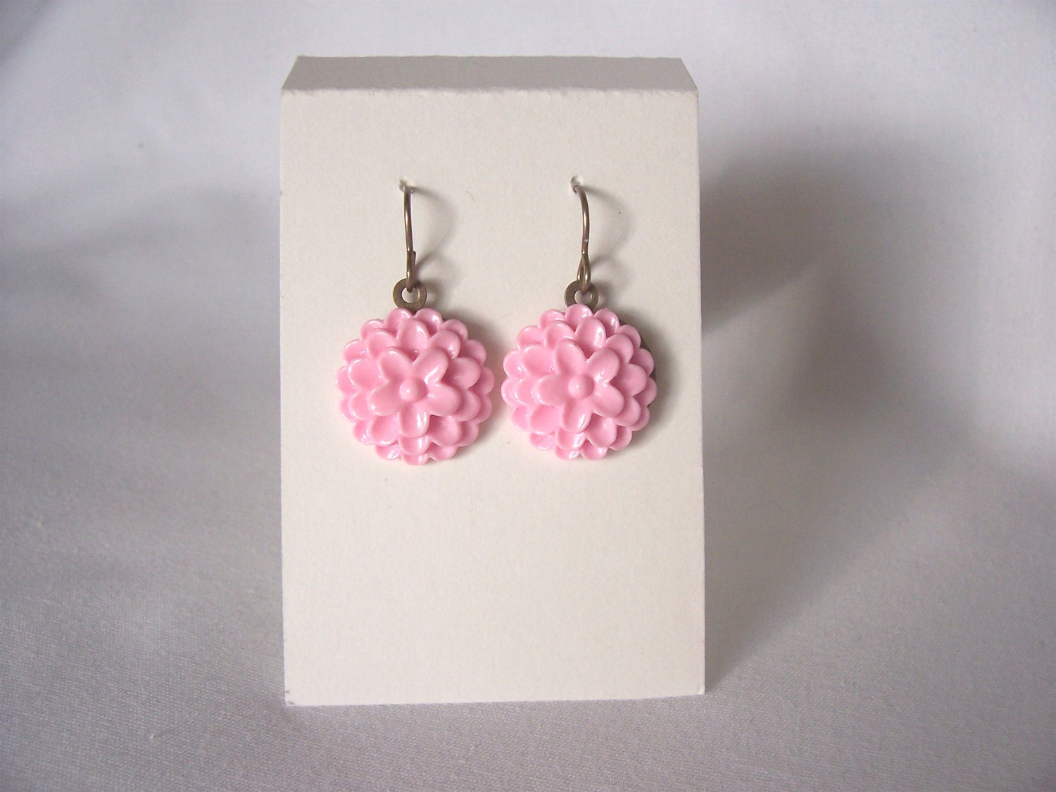 earrings, pink earrings, sale, chrysanthemum flower earrings, vintage inspired earrings, spring fashion, April trends, gift idea