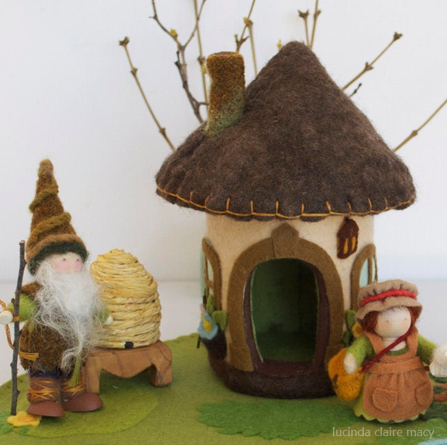 Little Gnome Bungalow made of Felt