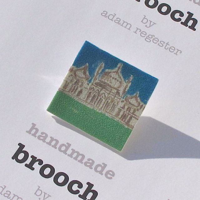 BROOCH Painted Pavilion