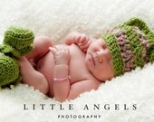 Square Topped Elf Beanie and Ruffled Booties Crochet Pattern (579)