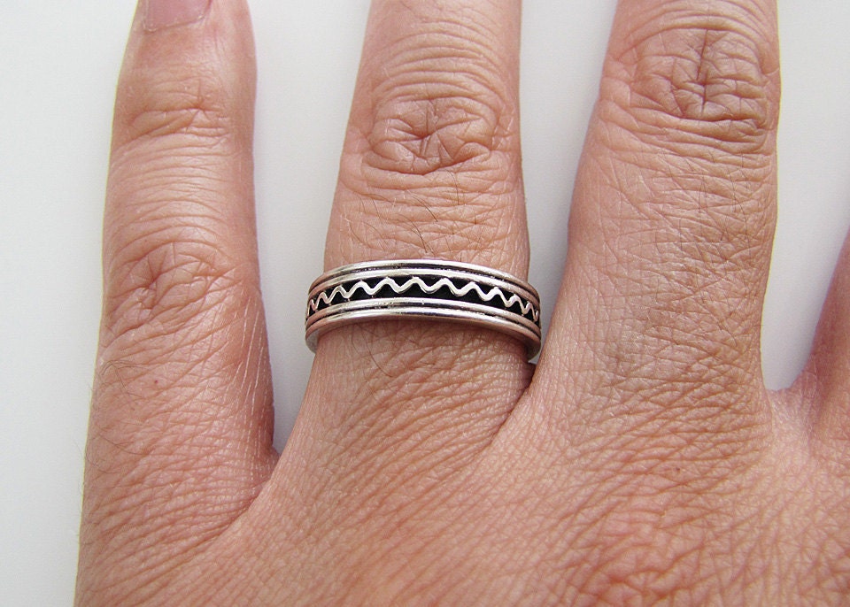 Vintage Simple Wave pattern sterling silver ring band size 7