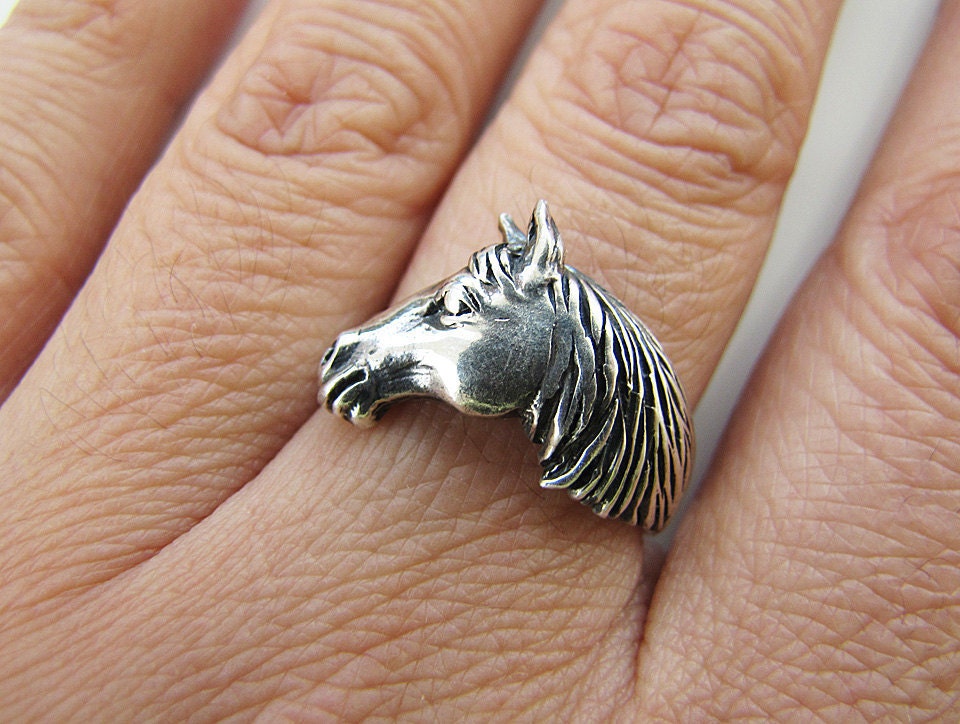 Vintage Detail Equestrian Handsome Horse Sterling Silver Ring size 7.5