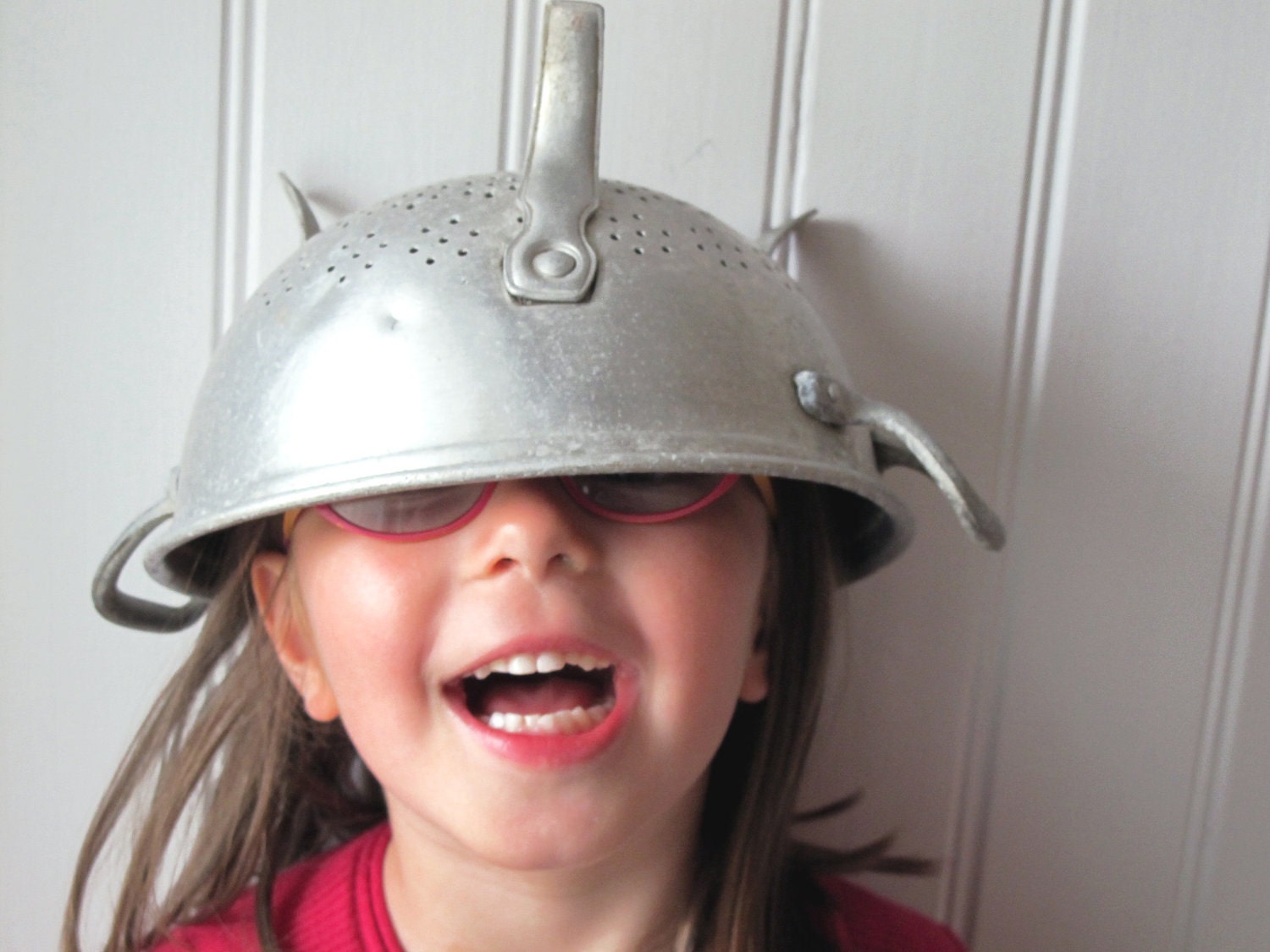That is not a helmet (French antique colander, aluminum)