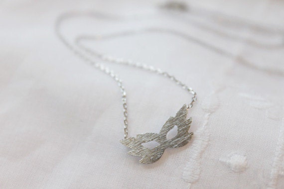 Tiny Fairy Mask charm Necklace - S2226-1