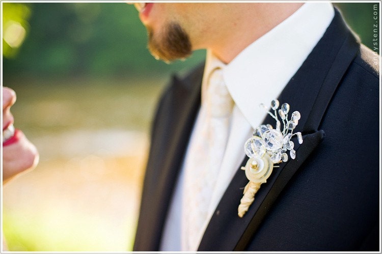 Button/Bead Grooms Boutonniere