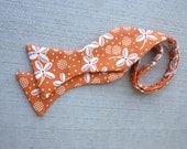 Bow Tie in Orange Prarie Rose - Custom fit self tying for men