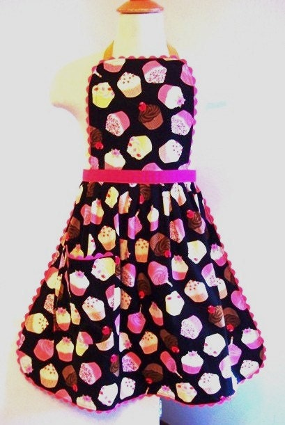 Cupcake Apron, Girls Full Apron, Chocolate Cupcake w/ Pink sprinkles, sizes 5-6, 7- 8, 9-10 Years