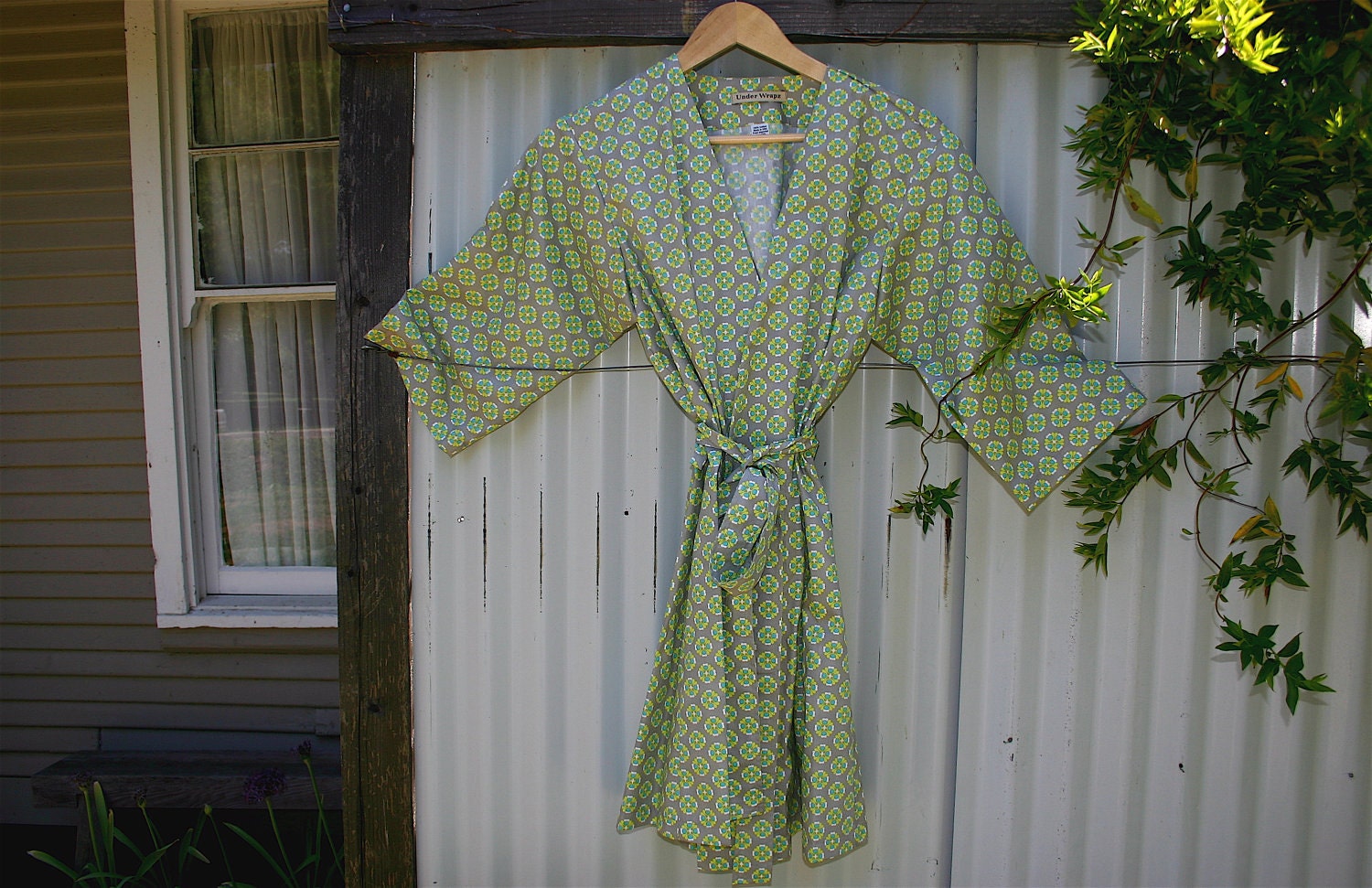 Womens Robe. Dressing Gown. Wrap. A la Mode.  Mid Calf Length.