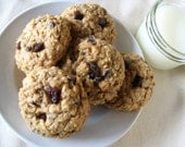 OSWALD: 13 All-Natural Walnut Oatmeal Raisin cookies