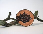 fake woodslice and black lace print brooch - free shipping - faux bois - free shipping