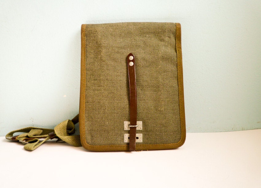 Vintage military messenger bag green canvas deadstock