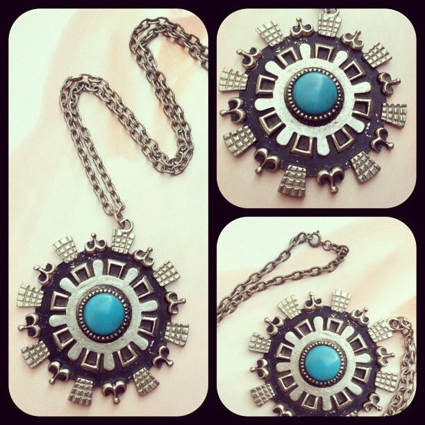 Vtg 70s Aztec SOUTHWESTERN Turquoise Native American Medallion Necklace