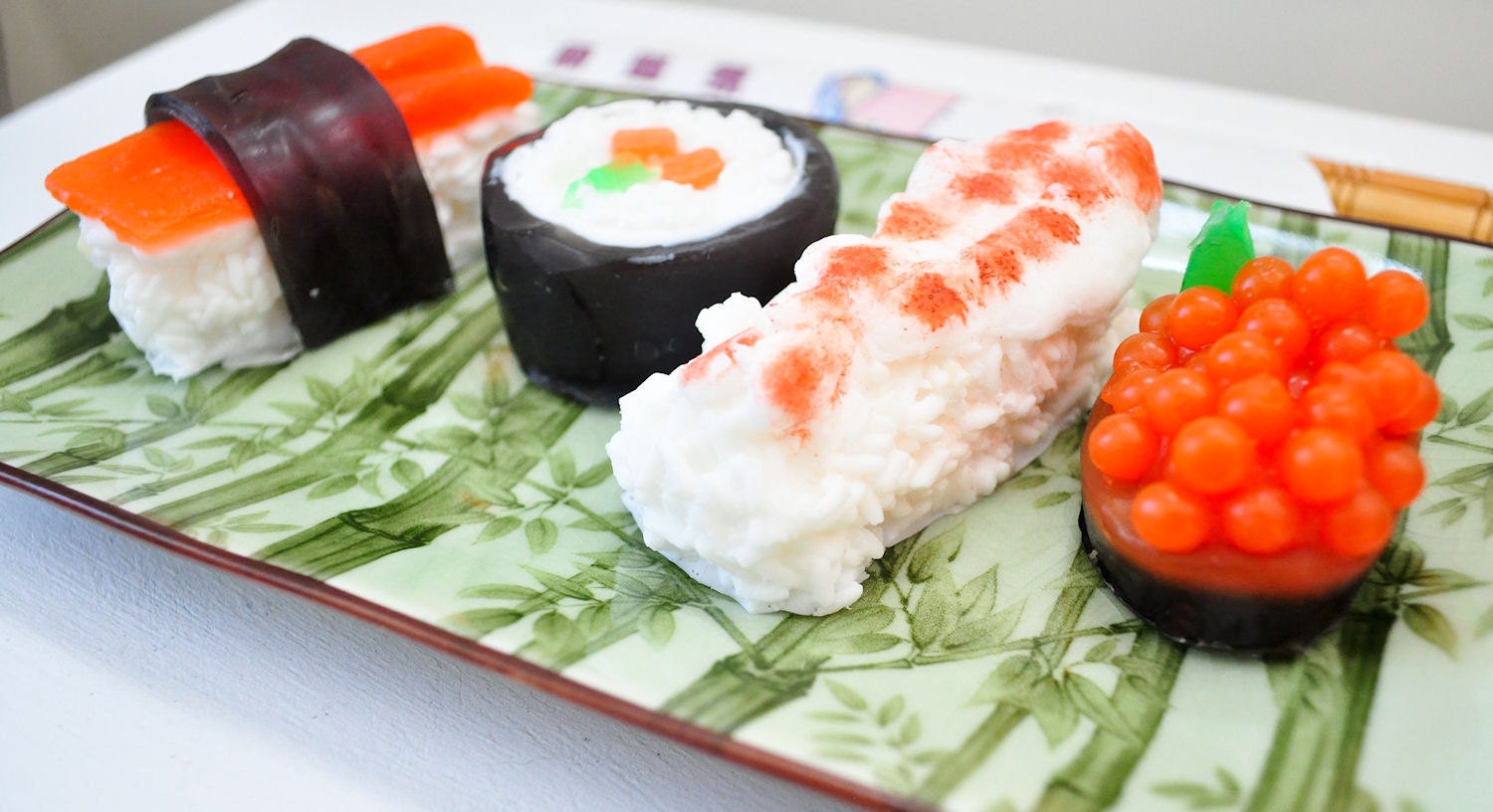 Sushi Soap Gift Set - Vegan Soap - food soap - Ginger Fizz Scented - Shrimp, Maki, Roe, Tuna in a real Sushi Take out Box