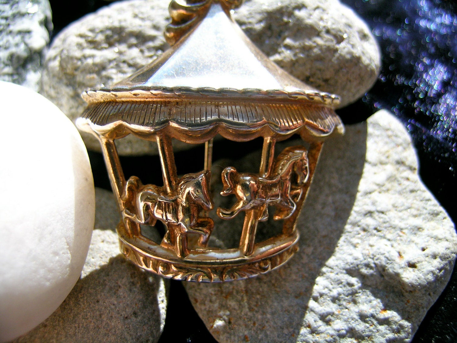 Vintage Lang Sterling Silver Carousel brooch       VJSE