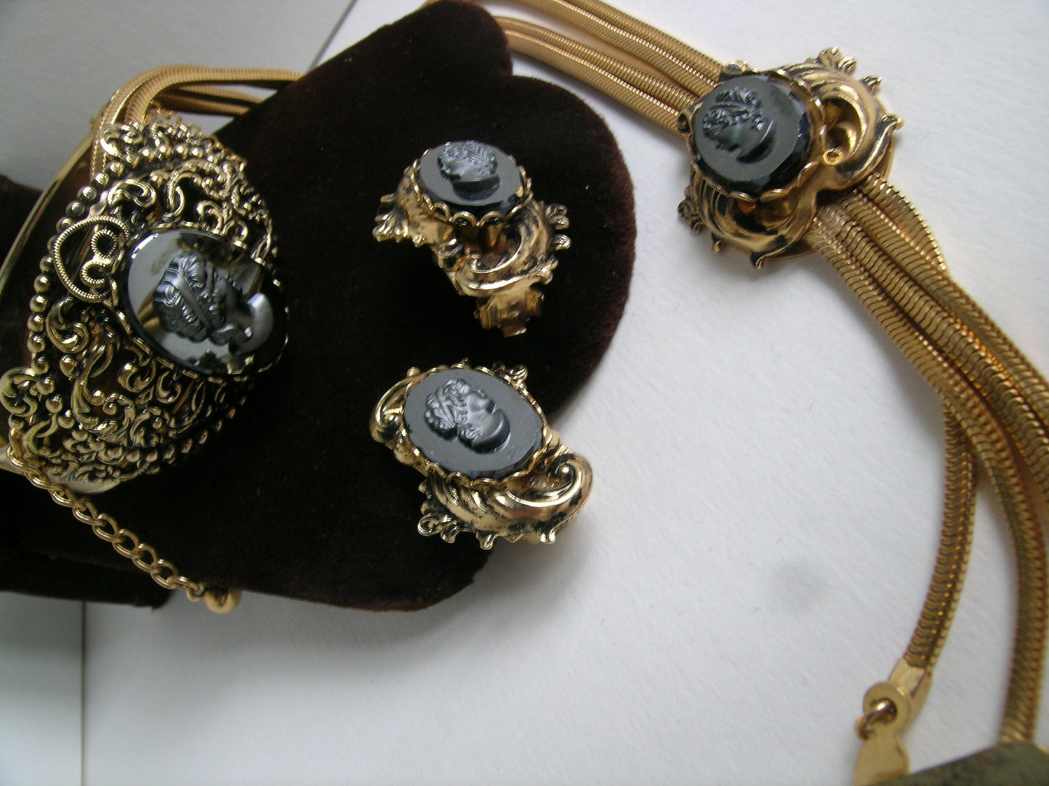 Save Spago Vintage Whiting & Davis Demi with black cameo    VJSE