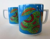 Vintage 70s Mugs : PAISLEY PEARS set of 2 coffee cups