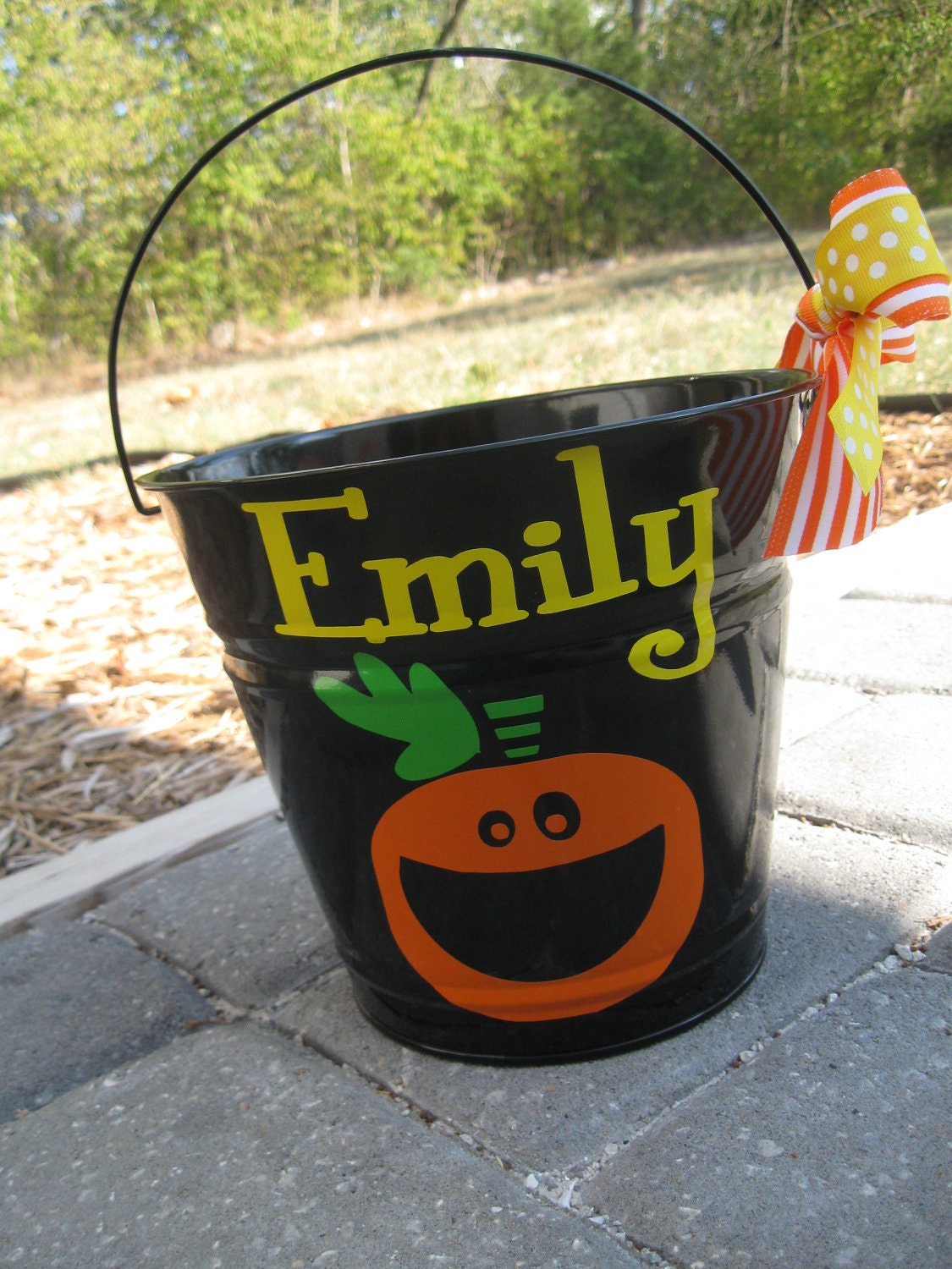 Personalized halloween trick or treat metal bucket, 5 quart, black with pumpkin, other colors and designs available