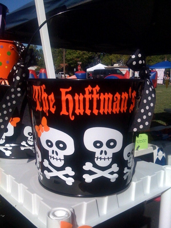 Halloween bucket: Personalized halloween trick or treat 10 quart metal bucket, black with family of skulls & name for passing out candy