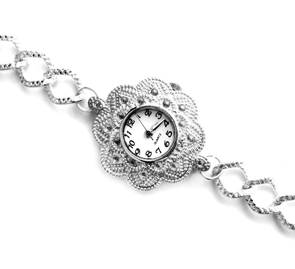 Silver Dotted Flower Quartz Bracelet Watch (Get 10% OFF with COUPON CODE for Special Sale)
