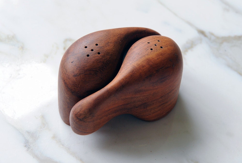 Organic solid wood S&P shakers