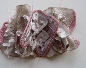 Cuff bracelet in beige, pink and ivory